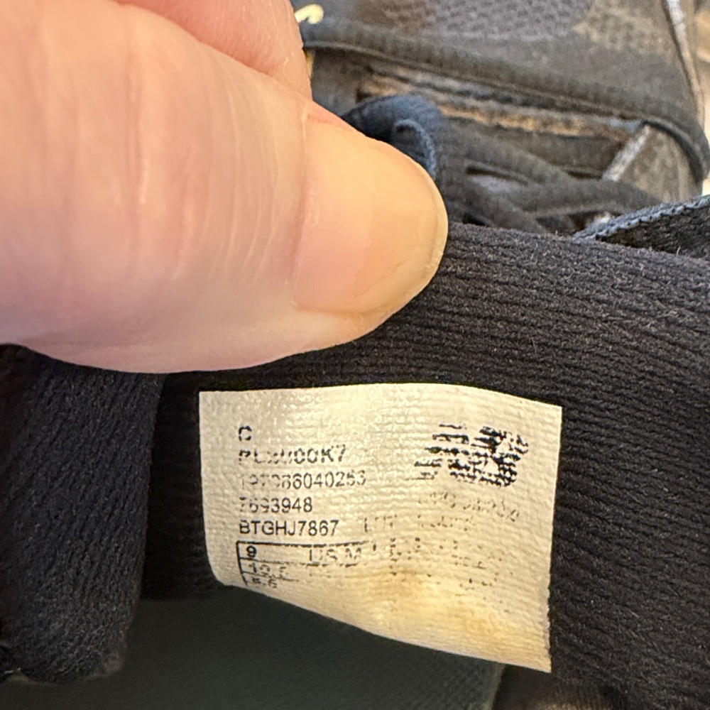 New Balance Men’s Black, White & Gold cleats - Picture 6 of 6